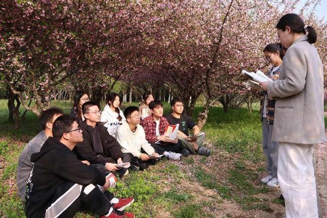 点击图片翻到下一页>> 点击图片翻到下一页>>